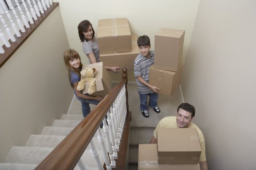 Fragile item packing support during a Rotherhithe relocation
